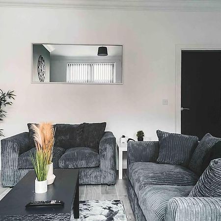 Comfortable Home In Bolton Farnworth Exteriör bild