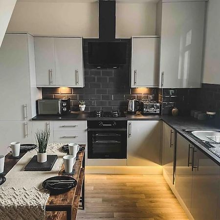 Comfortable Home In Bolton Farnworth Exteriör bild