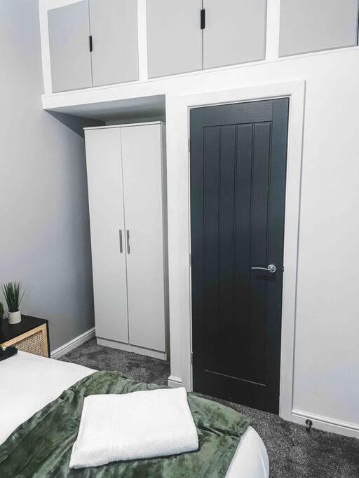 Comfortable Home In Bolton Farnworth Exteriör bild