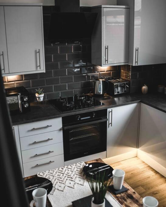 Comfortable Home In Bolton Farnworth Exteriör bild