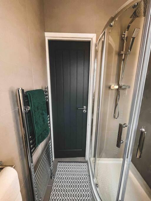 Comfortable Home In Bolton Farnworth Exteriör bild